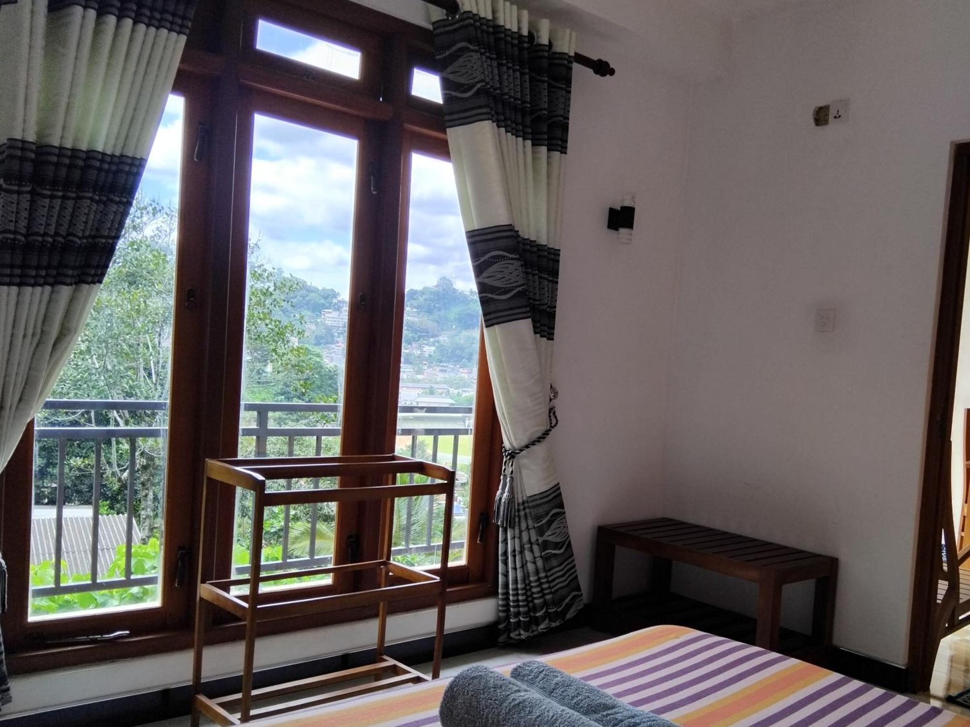 Kelum Homestay Kandy Exterior photo