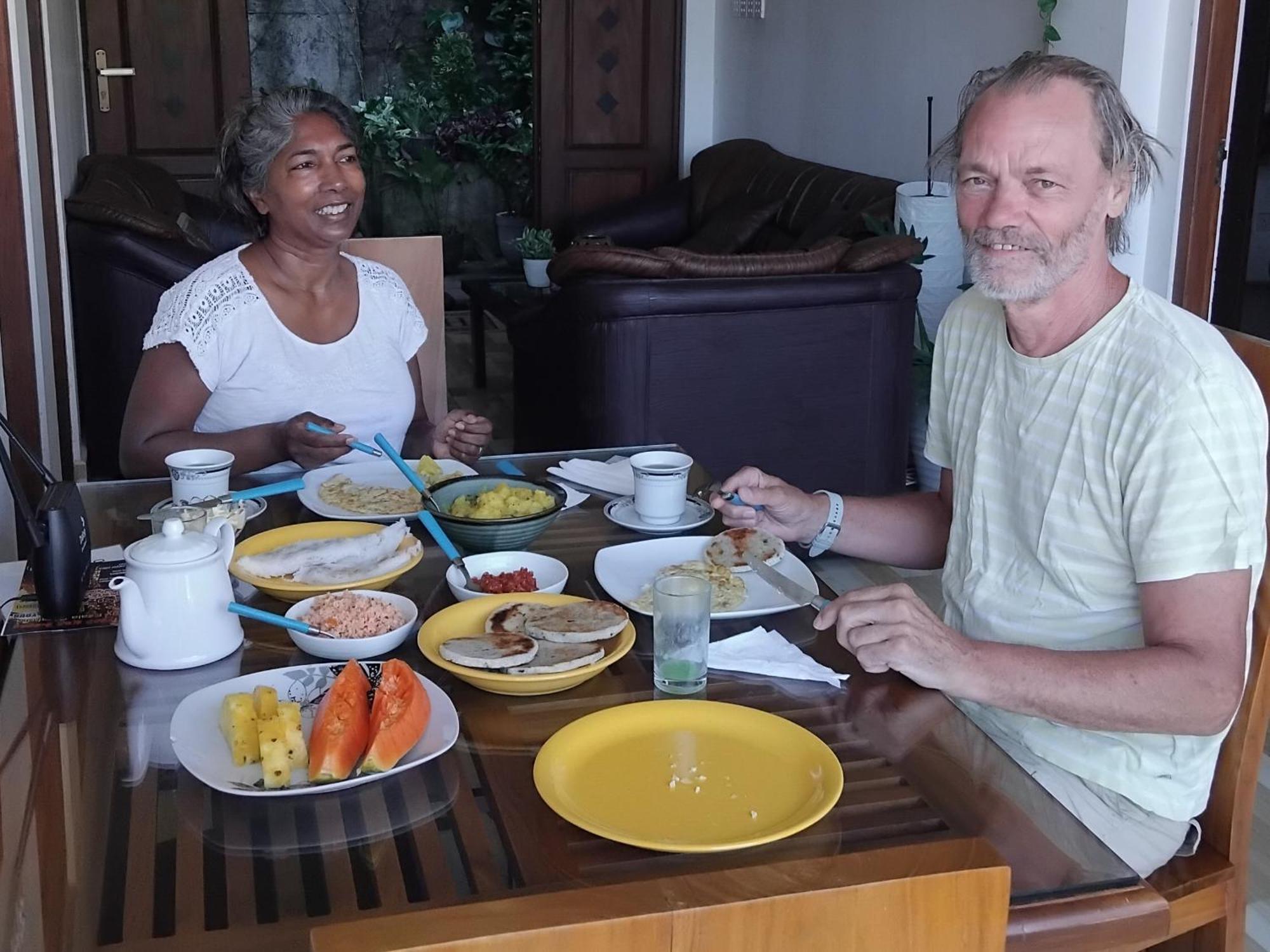 Kelum Homestay Kandy Exterior photo