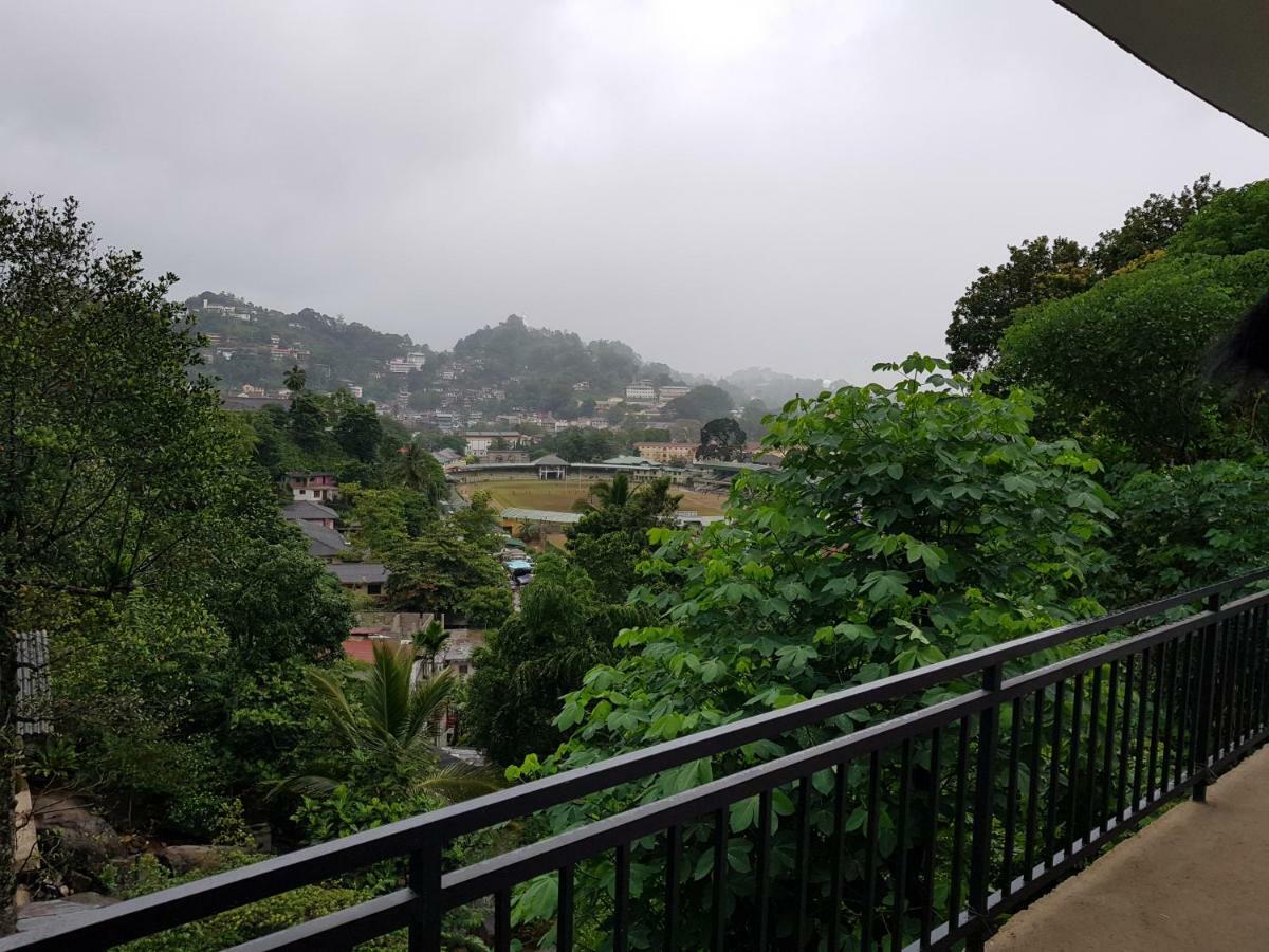 Kelum Homestay Kandy Exterior photo