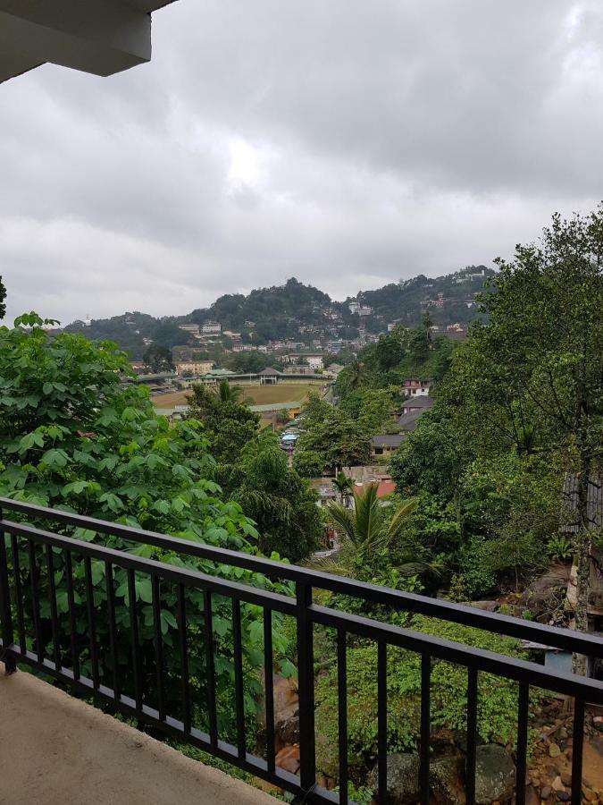 Kelum Homestay Kandy Exterior photo