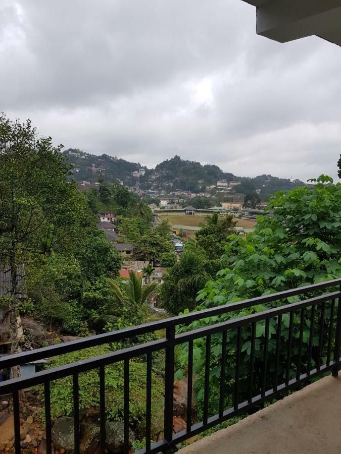 Kelum Homestay Kandy Exterior photo